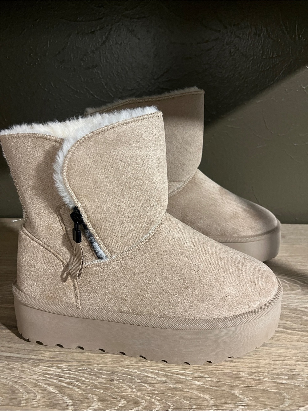 Women's Size 7 Cozzy Girl Ankle Boots - Tan Color